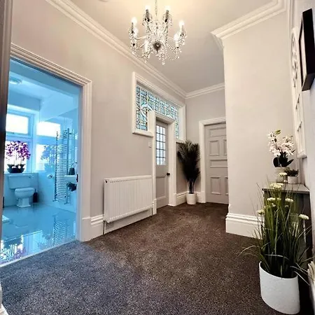 The Retreat - Large Luxury Apartment, Two Mins From Beach Bournemouth Exterior photo