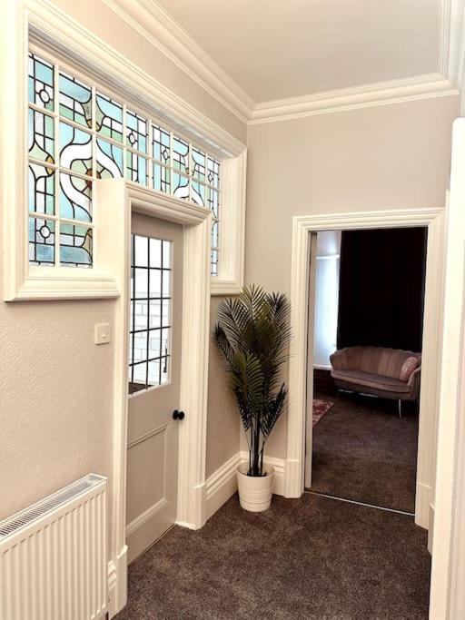 The Retreat - Large Luxury Apartment, Two Mins From Apartamento *