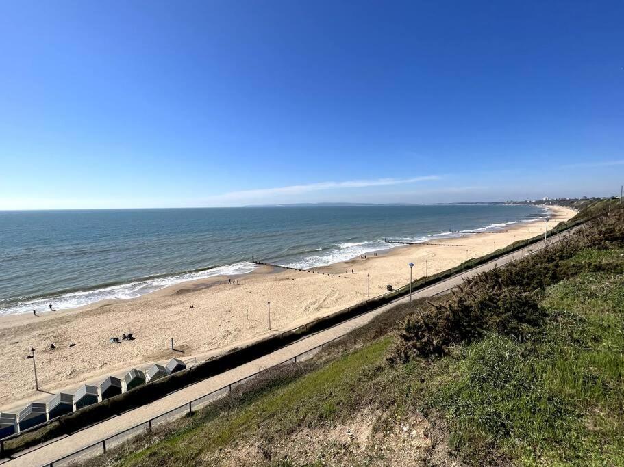 Apartamento The Retreat - Large Luxury Apartment, Two Mins From