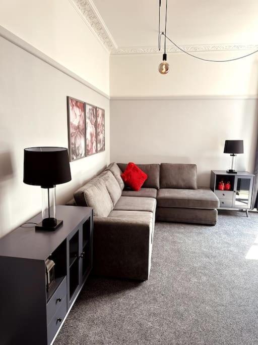 The Retreat - Large Luxury Apartment, Two Mins From Apartamento *